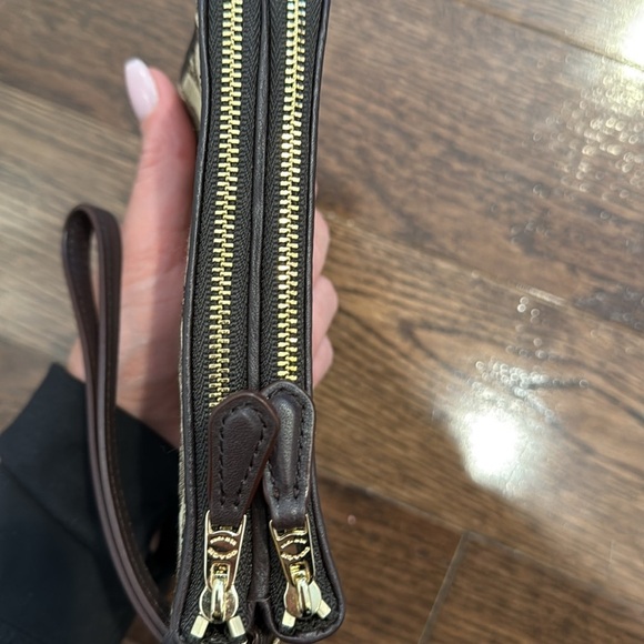 Vintage Coach Double Corner Zip Wristlet - Picture 6 of 7